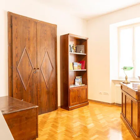 Di Design Nel Centro Di Arrone
