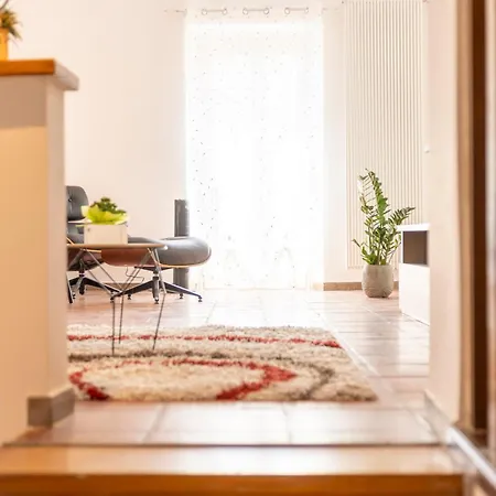 Daire Di Design Nel Centro Di Arrone